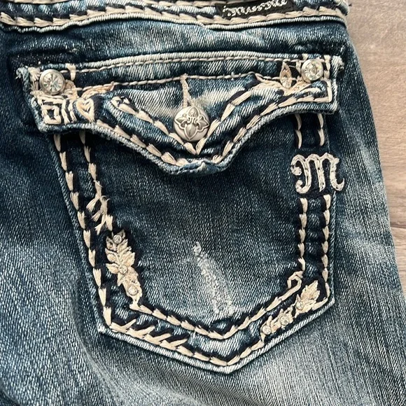 Miss Me Womens Size 28 Easy Capri Studded Denim Blue Jeans - Picture 7 of 8